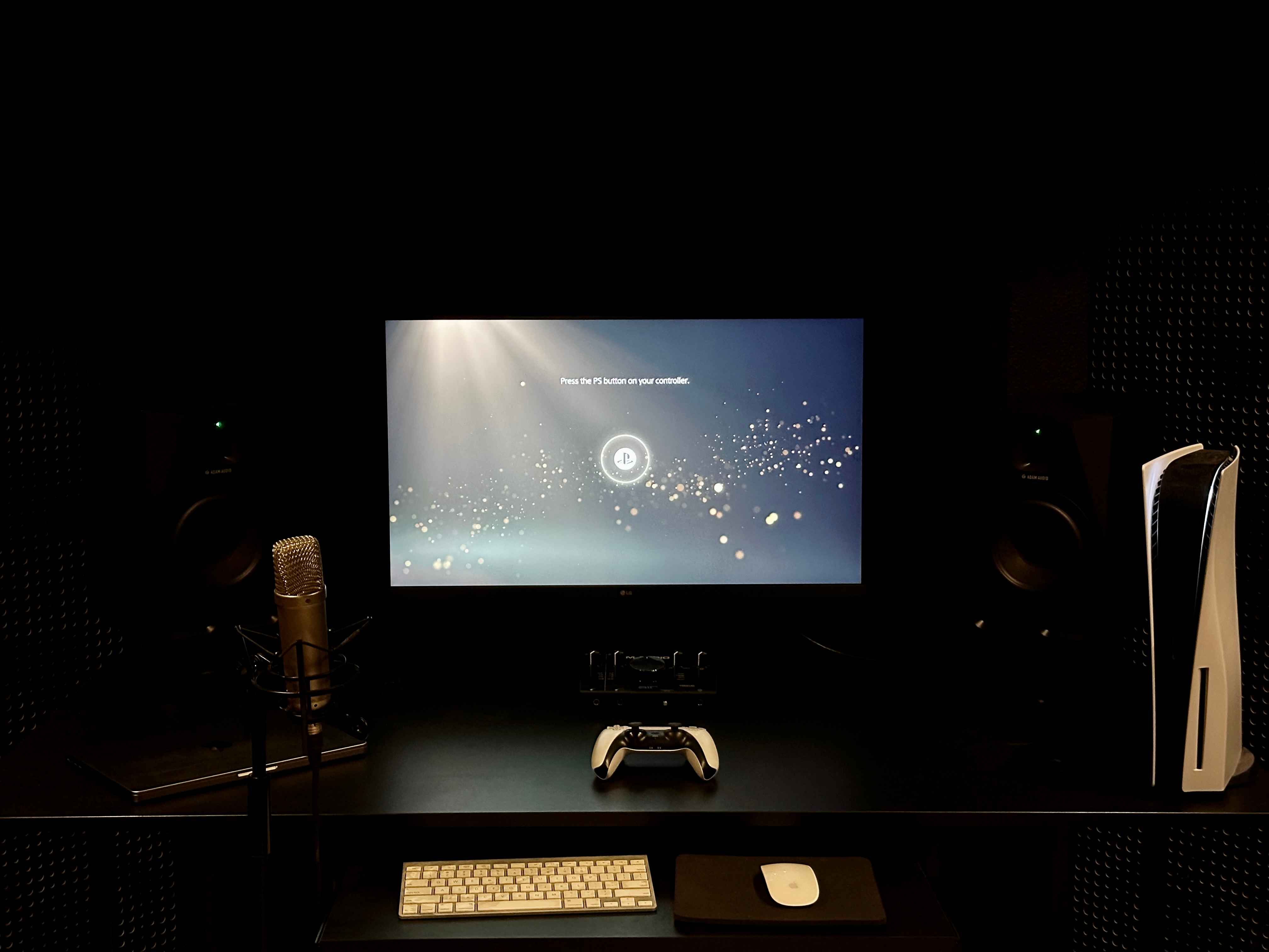 LG 32UN880-B 32″ UltraFine inside studio